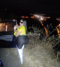 Chica real. Paisa .educada complaciente.